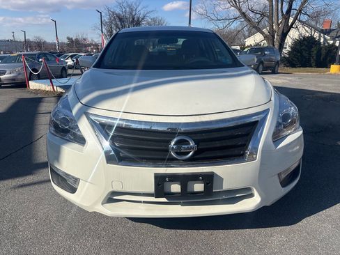 Used 2014 Nissan Altima 2.5 SV FWD image 2