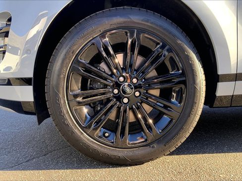 New 2026 Land Rover Range Rover Evoque Dynamic SE image 17