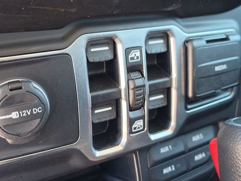 Used 2020 Jeep Wrangler Unlimited Sport S AWD/4WD image 25