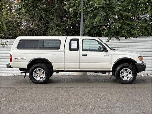Used 1999 Toyota Tacoma 4x4 Xtracab V6 image 9