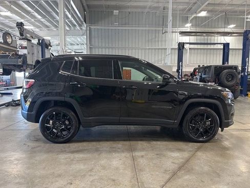 New 2025 Jeep Compass Latitude w/ Sun & Sound Group image 10