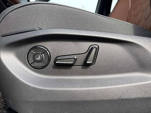 New 2026 Volkswagen Tiguan SEL R-Line image 13