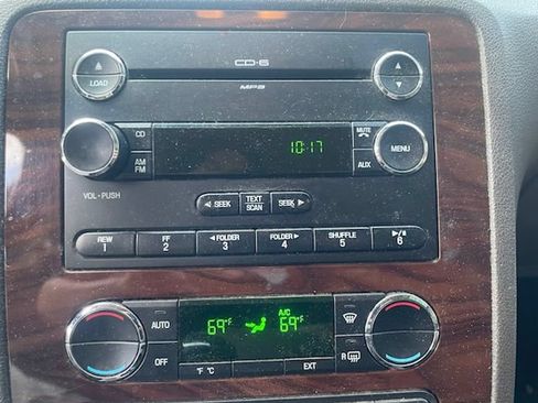 Used 2008 Ford Taurus SEL FWD image 17