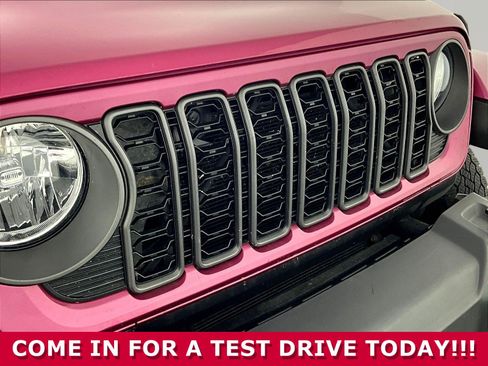 Used 2024 Jeep Gladiator Sport AWD/4WD image 31