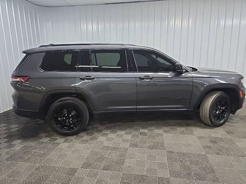 Used 2024 Jeep Grand Cherokee L Laredo AWD/4WD image 2