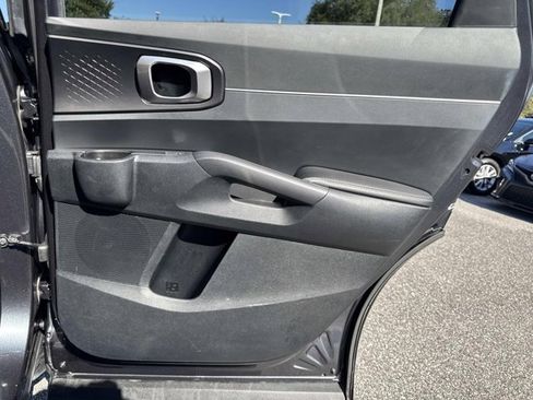 Used 2024 Kia Sorento S image 19