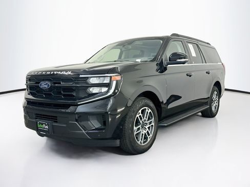 Used 2025 Ford Expedition Max Active AWD/4WD image 3