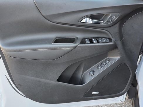Used 2023 Chevrolet Equinox Premier image 46