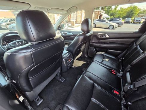 Used 2019 Nissan Pathfinder SL FWD image 13