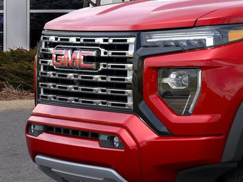 New 2026 GMC Canyon Denali image 13