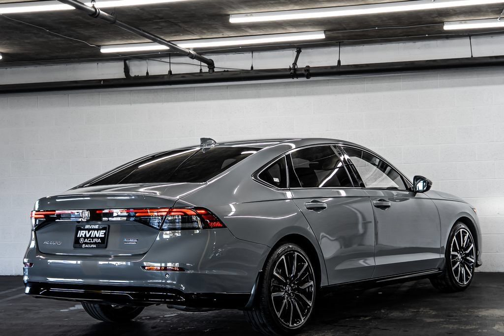 Used 2024 Honda Accord Touring image 5