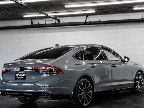 Used 2024 Honda Accord Touring image 5