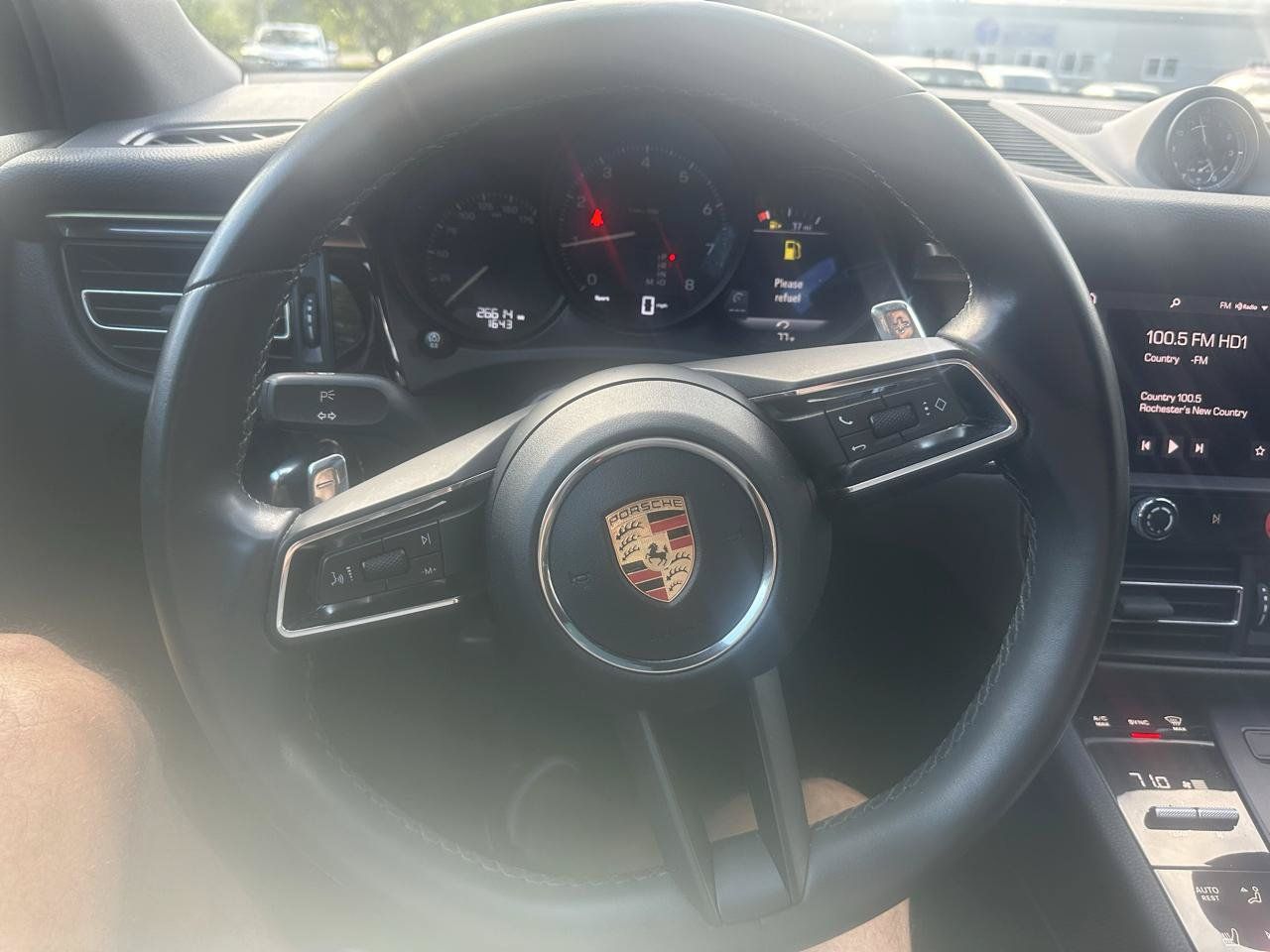 Used 2023 Porsche Macan AWD/4WD image 22