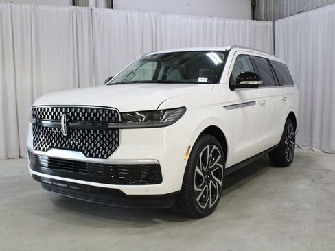 New 2026 Lincoln Navigator Reserve AWD/4WD image 80