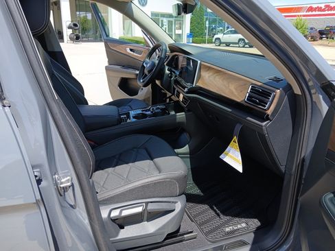New 2026 Volkswagen Atlas SE FWD image 24
