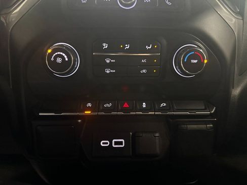 Used 2021 Chevrolet Silverado 1500 Custom image 34