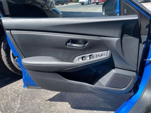 Used 2025 Nissan Sentra SV image 18