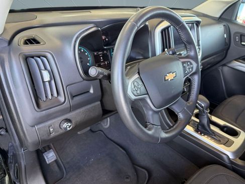 Used 2022 Chevrolet Colorado LT w/ LT Convenience Package image 4