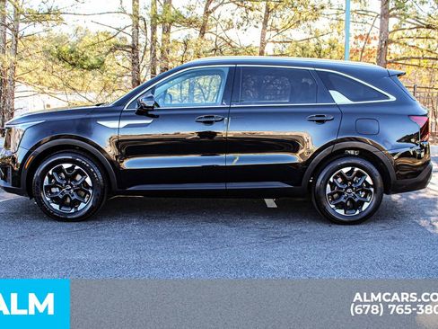 Used 2024 Kia Sorento S image 7