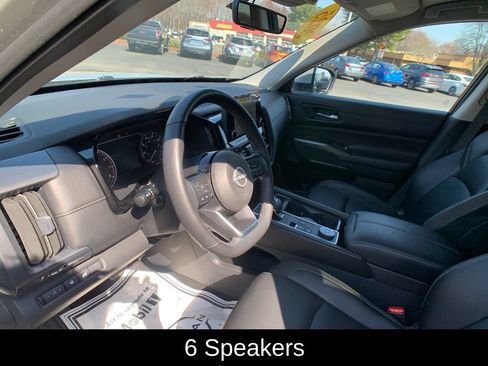 Used 2025 Nissan Pathfinder SL AWD/4WD image 13