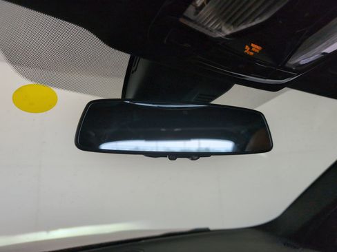 Used 2025 BMW 330i Sedan w/ M Sport Package image 16