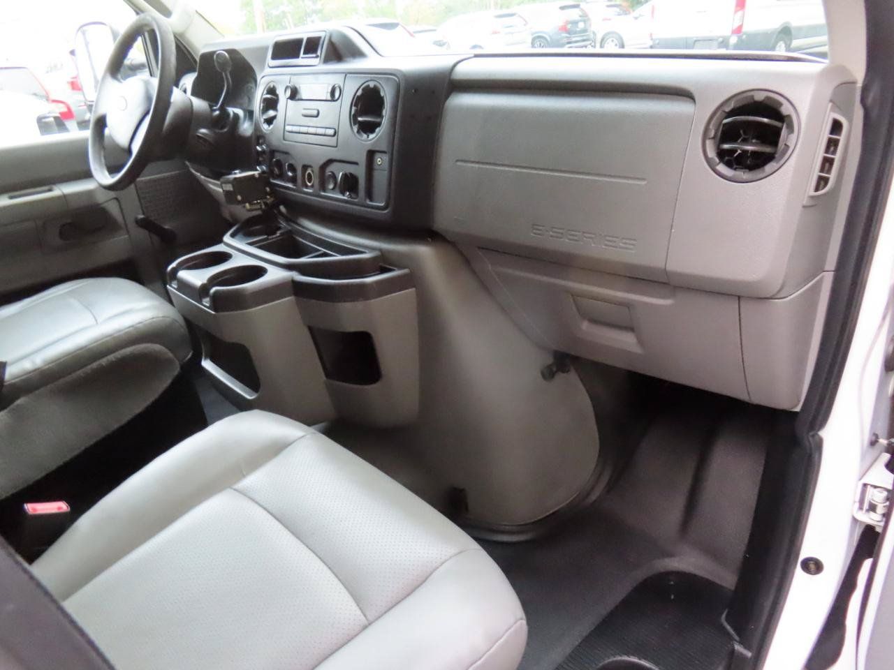 Used 2012 Ford E-150 and Econoline 150 RWD image 8