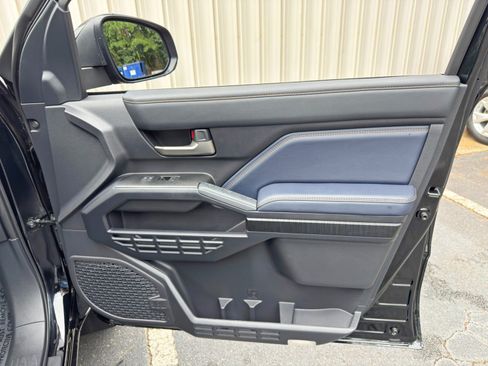 Used 2025 Toyota 4Runner Platinum AWD/4WD image 49