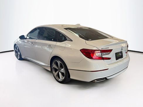 Used 2018 Honda Accord Touring image 5
