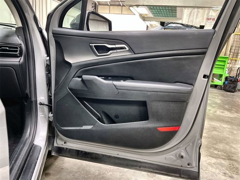 Used 2023 Kia Sportage SX image 33