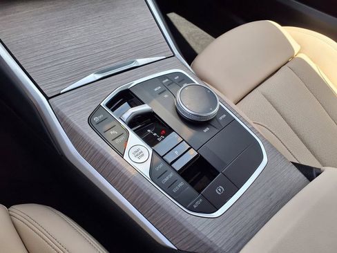 Used 2025 BMW 230i Coupe w/ Premium Package RWD image 23