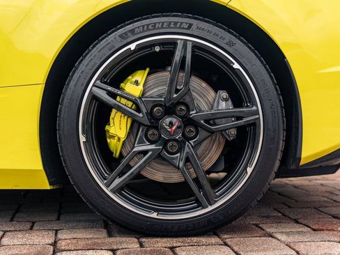 Used 2023 Chevrolet Corvette Stingray Preferred Conv w/ Z51 Performance Package RWD image 17