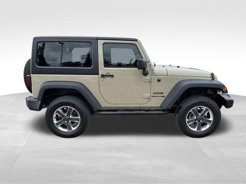 Used 2018 Jeep Wrangler Sport w/ Connectivity Group AWD/4WD image 8