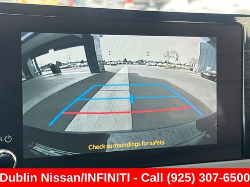 Used 2025 Toyota Prius LE FWD image 27