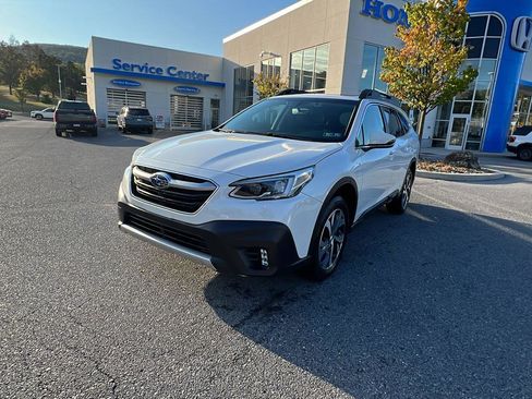 Used 2022 Subaru Outback Limited image 8