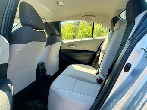 Used 2020 Toyota Corolla LE FWD image 28
