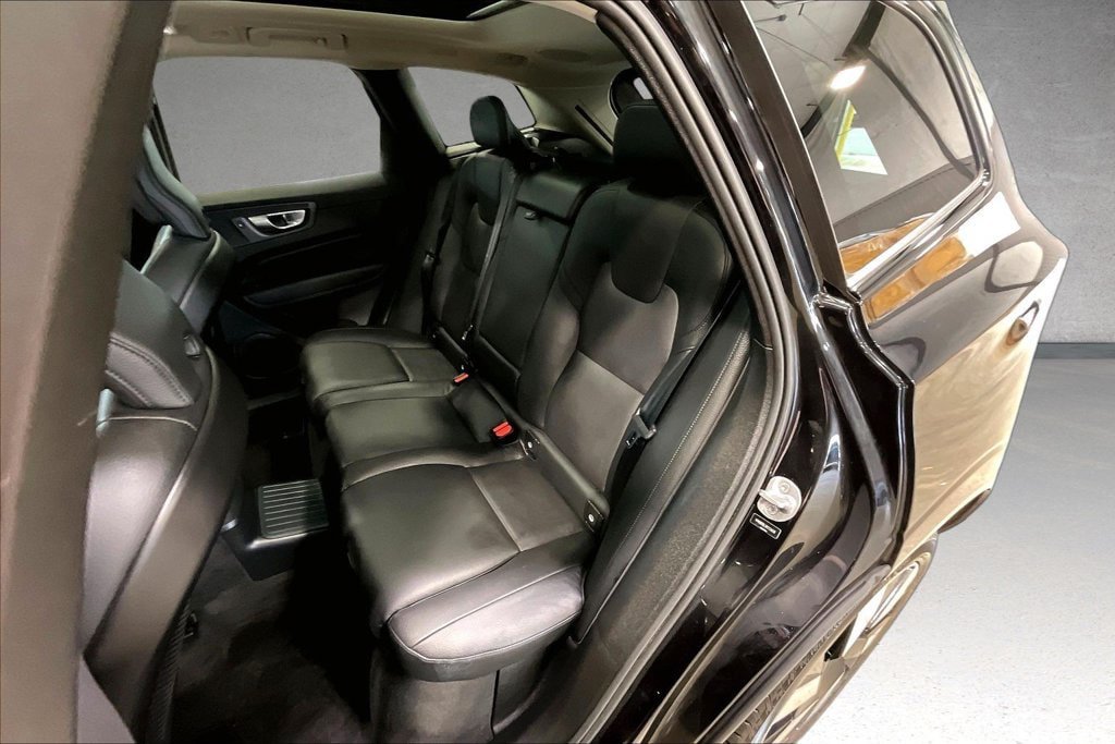 Certified 2024 Volvo XC60 T8 Plus w/ Protection Package Premier AWD/4WD image 22
