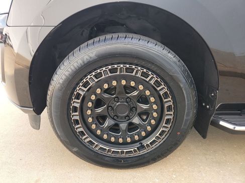 Used 2021 Ford Expedition Max XLT image 32