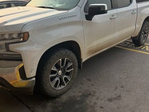 Used 2022 Chevrolet Silverado 1500 LT AWD/4WD image 2