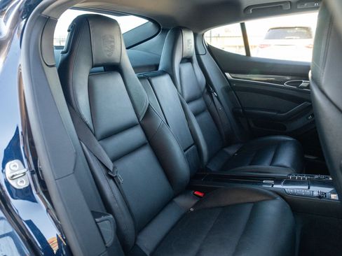 Used 2016 Porsche Panamera RWD image 22
