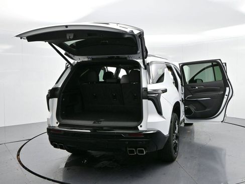 Used 2024 Chevrolet Traverse RS image 48