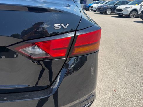 Used 2024 Nissan Altima 2.5 SV FWD image 16