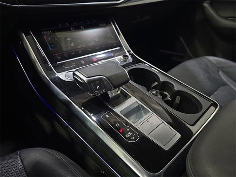 Used 2020 Audi Q7 3.0T Prestige w/ Prestige Package image 22