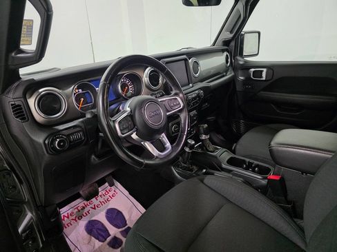Used 2021 Jeep Wrangler Unlimited Sahara w/ Uconnect 4C Nav & Sound Group AWD/4WD image 17