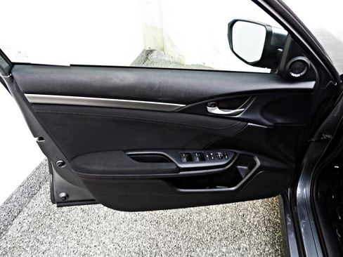 Used 2019 Honda Civic EX image 7