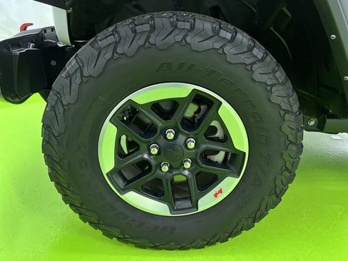 Used 2022 Jeep Wrangler Unlimited Rubicon AWD/4WD image 16