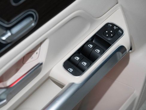 Certified 2026 Mercedes-Benz GLB 250 4MATIC image 21