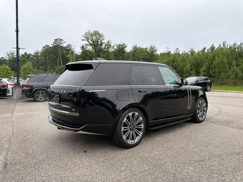 Used 2024 Land Rover Range Rover SE AWD/4WD image 13