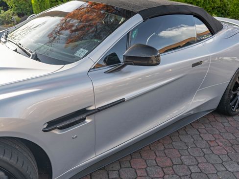Used 2016 Aston Martin Vanquish Volante image 43