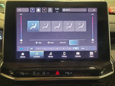 Used 2025 Jeep Compass Trailhawk AWD/4WD image 25