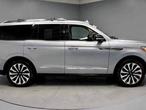 Used 2023 Lincoln Navigator Reserve w/ Equipment Group 201A image 13